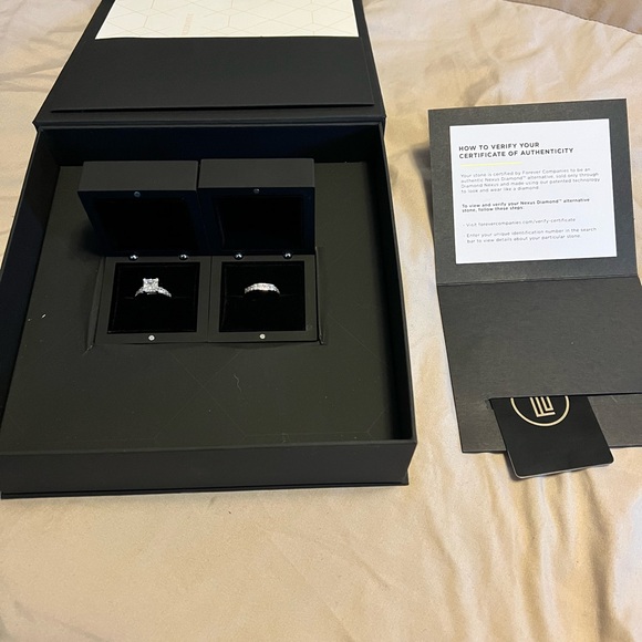 Nexus diamond alternative engagement ring set. 2.5 ct. solid 14k white gold - Picture 2 of 5